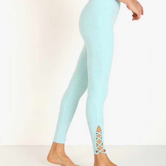 Beyond Yoga Spacedye Crossed High Waisted Midi Legging, size S. - Picture 10 of 10